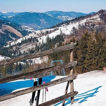 тростян 컨트리하우스